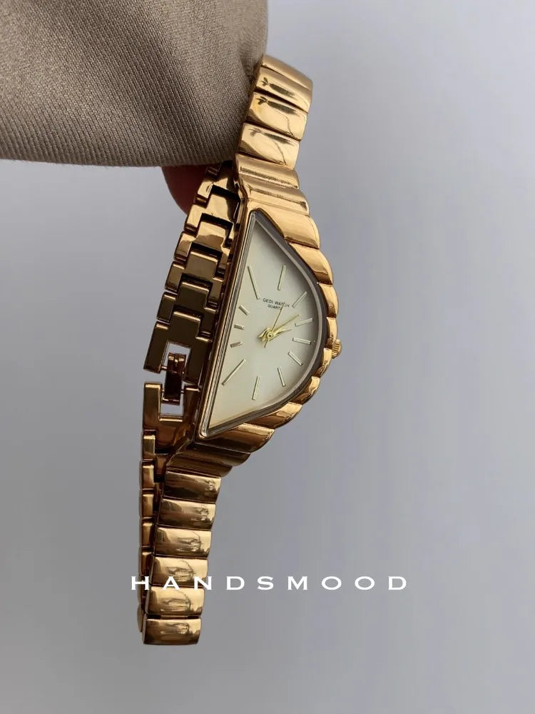 Lunare Asymmetry Watch