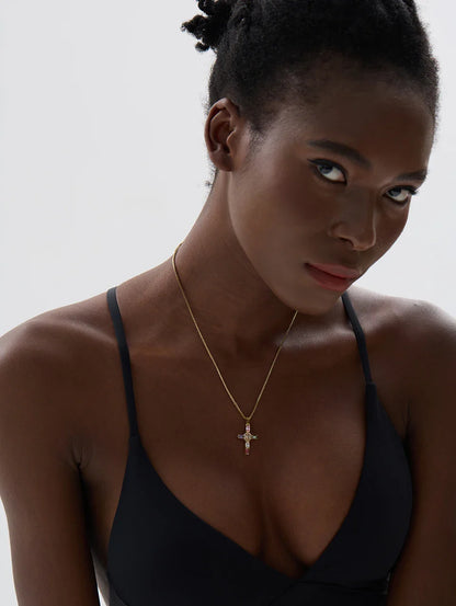Alméa Bold Cross Pendant Necklace
