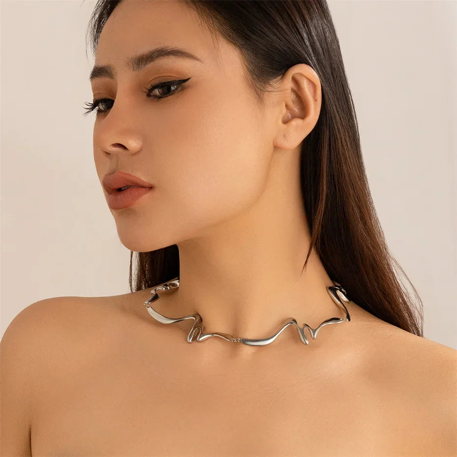 Ondulato Choker Necklace