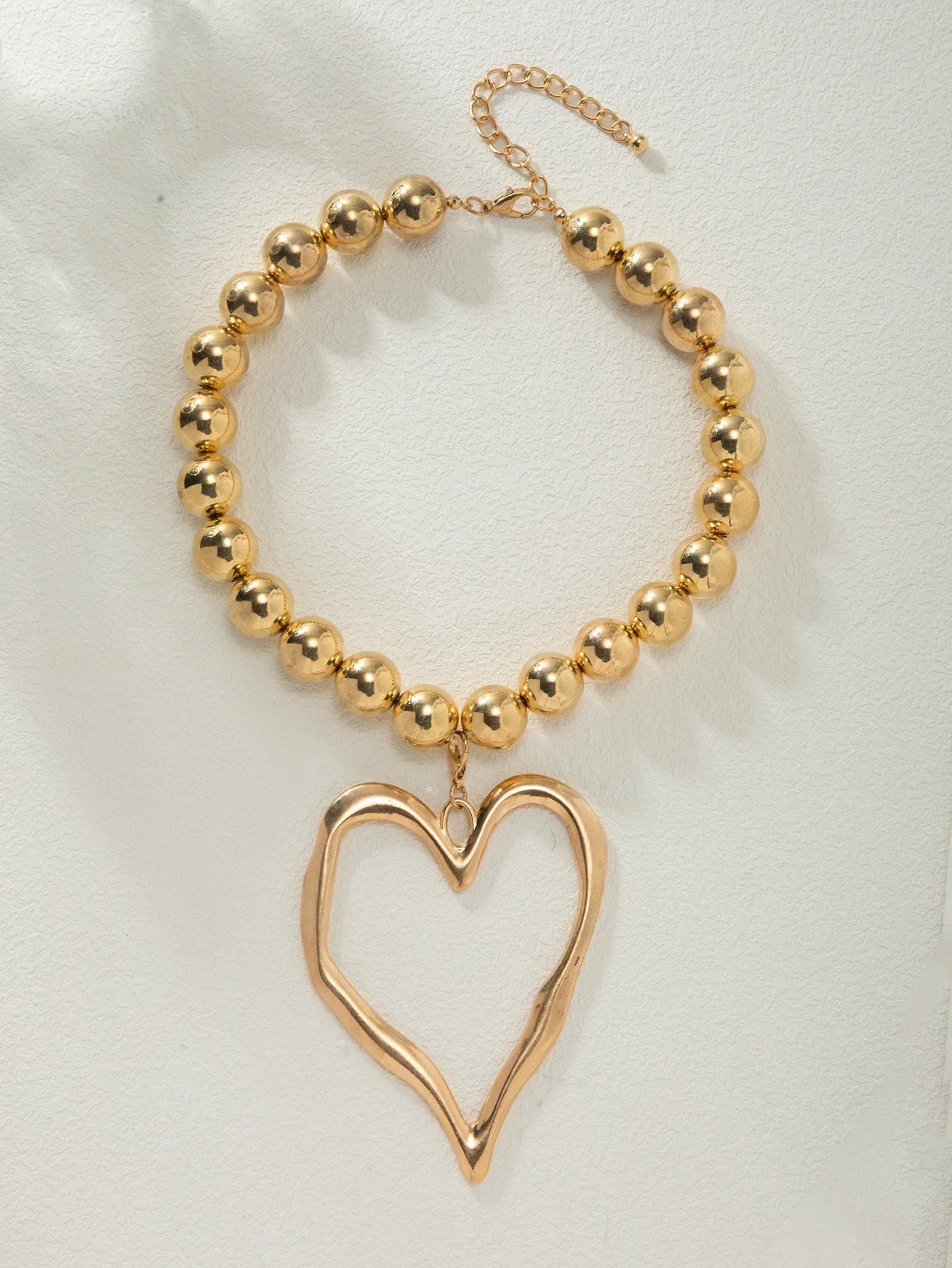 Amora Sculpt Necklace