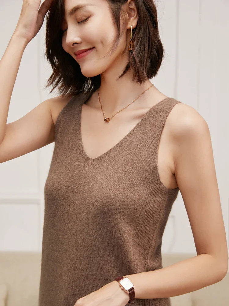 Ivanna Quinn Cashmere V-Neck