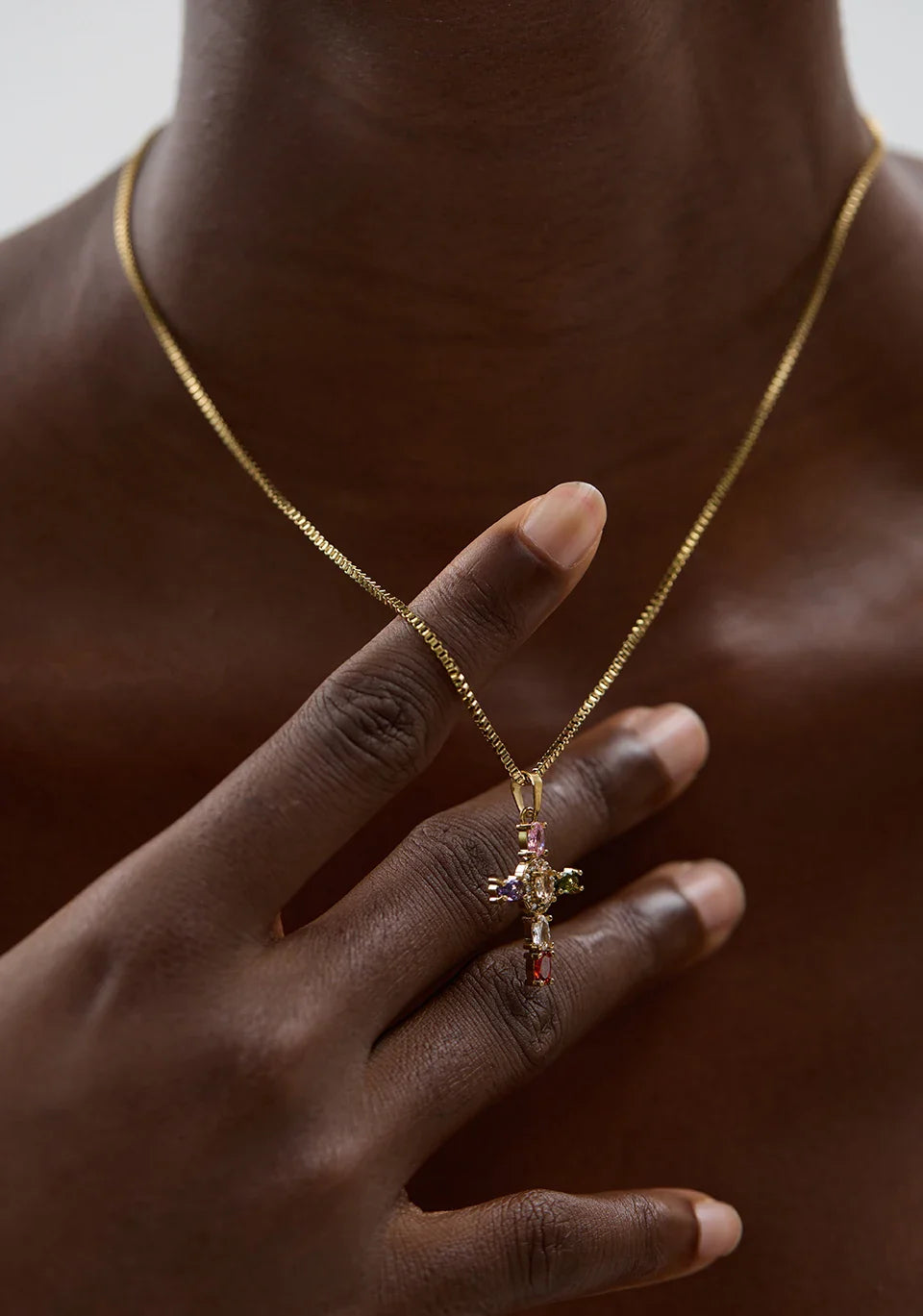 Alméa Bold Cross Pendant Necklace