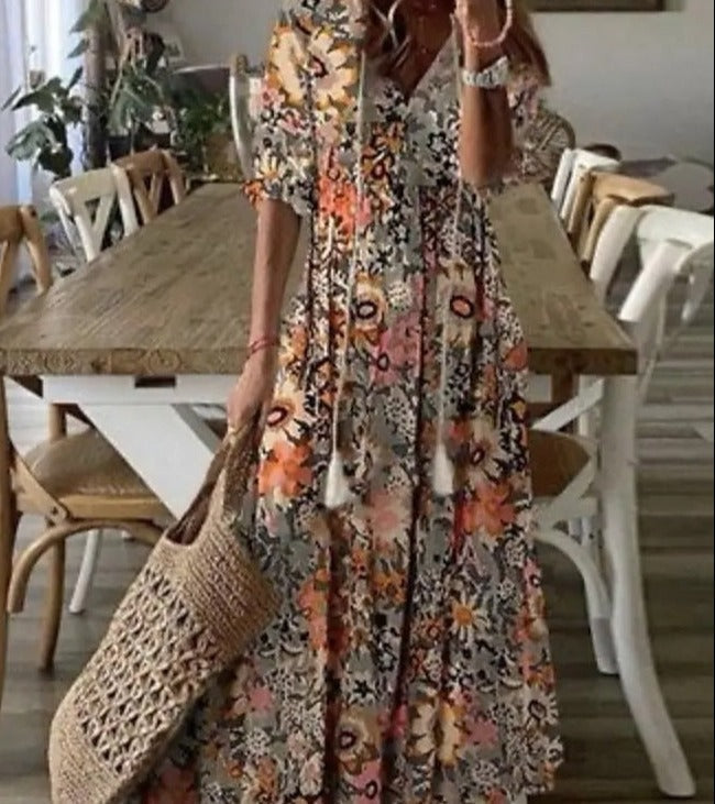 Lilly - Maxi dress with short sleeves and V-neck with floral pattern